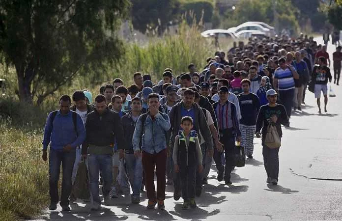 6.000 οι μετανάστες στην Μόρια ενώ η εγκατάσταση χωράει 2.500- Τους στέλνουν στην εννδοχώρα